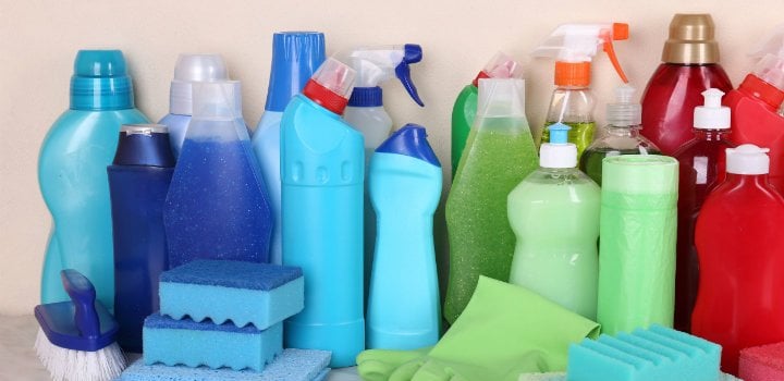 using-cleaning-products-on-engineered-flooring